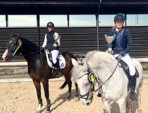 Johanna Rådås och Moa Fogelsjöö klubbmästare hoppning 2023!